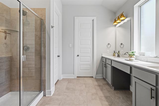 Building Photo - 638 Taylor Dr