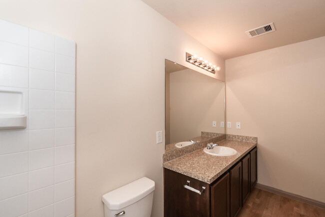 Building Photo - 5702 S Brenwood Dr