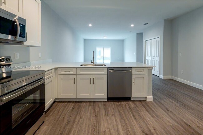 Building Photo - 8450 Dinnano St