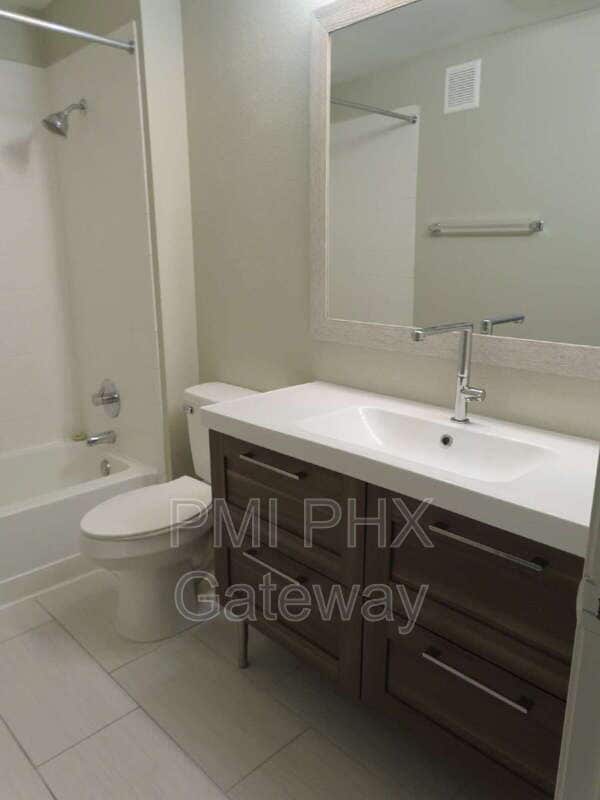 Building Photo - 5401 E Van Buren St