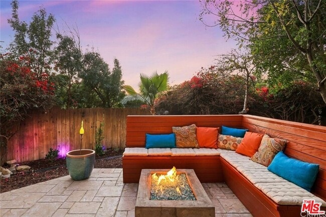 Building Photo - 728 Montecito Dr