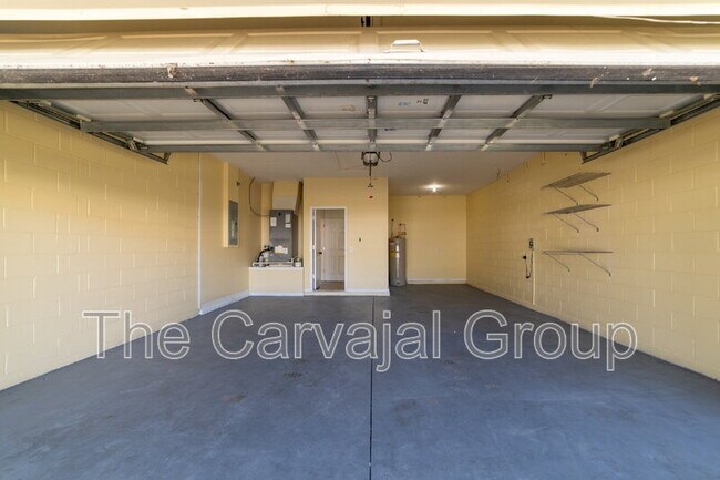 Building Photo - 423 Heather Hills Dr