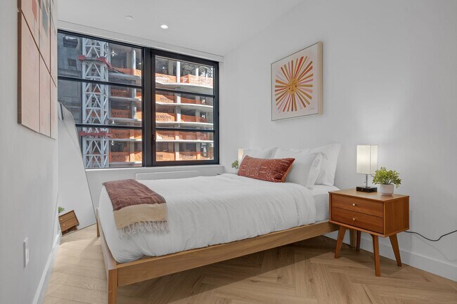 Building Photo - 980 6th Ave