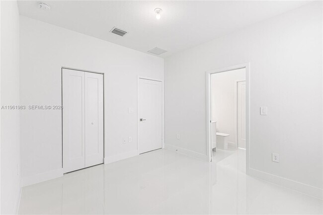 Building Photo - 21326 Old Cutler Rd