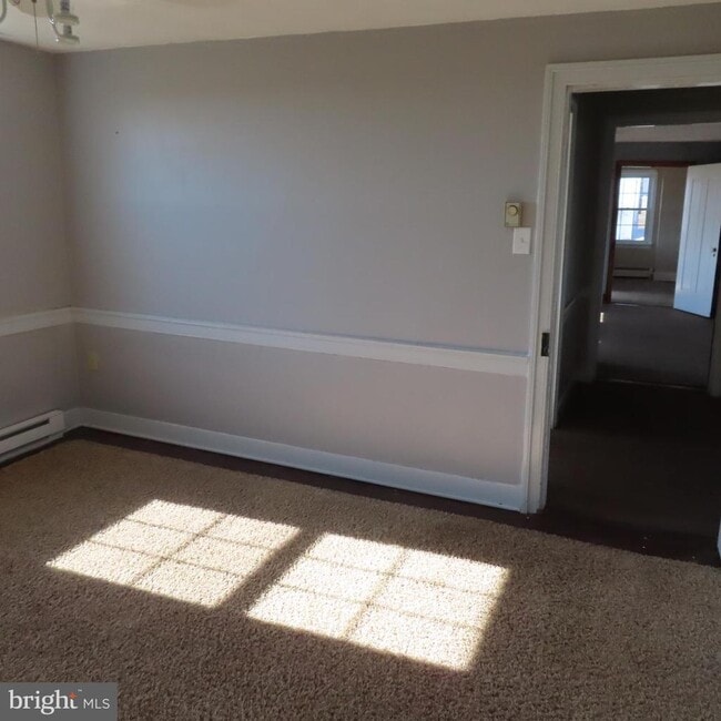 Building Photo - 1410 Gillan Dr