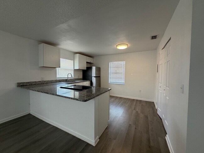 Building Photo - 151 Avenue C SE