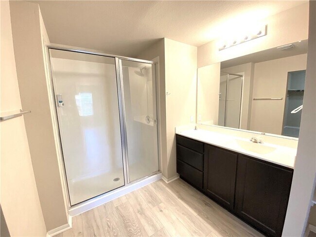 Building Photo - 215 Camellia Dr