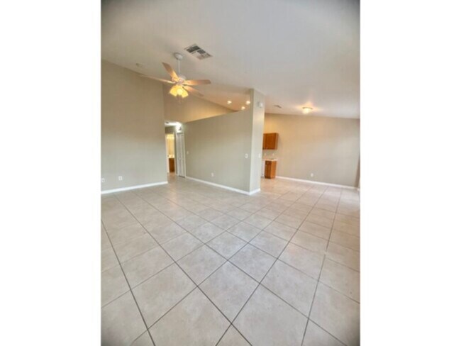 Building Photo - First Month Free! Available Now! 2 Bed 2 Bath Located SE Cape Coral