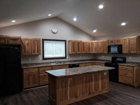 Building Photo - 11374 Emmons St