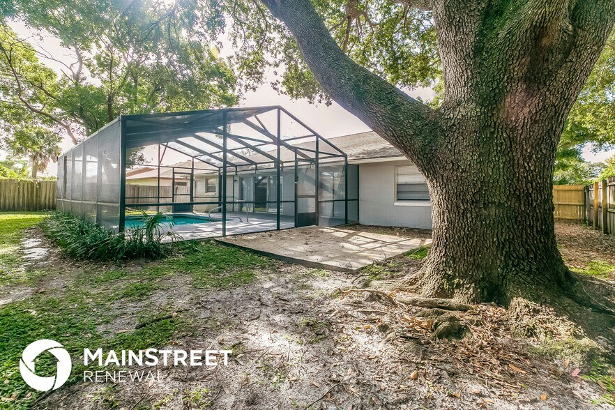Building Photo - 2125 Turmeric Ave