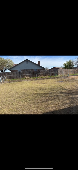 Building Photo - 2508 NE Dearborn Ave