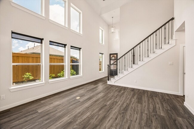 Building Photo - 7933 Spring Run Dr