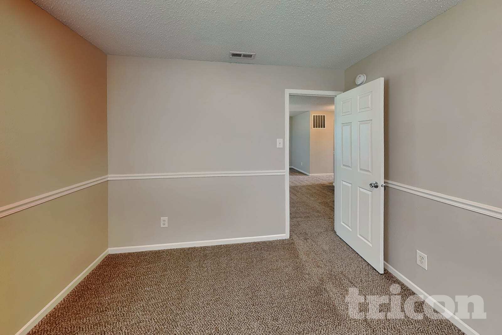 Building Photo - 678 Runnymede Ct