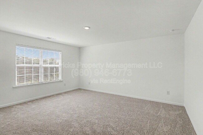 Building Photo - 1706 Heron Ct