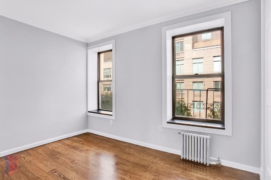 Building Photo - 338 E 100th St