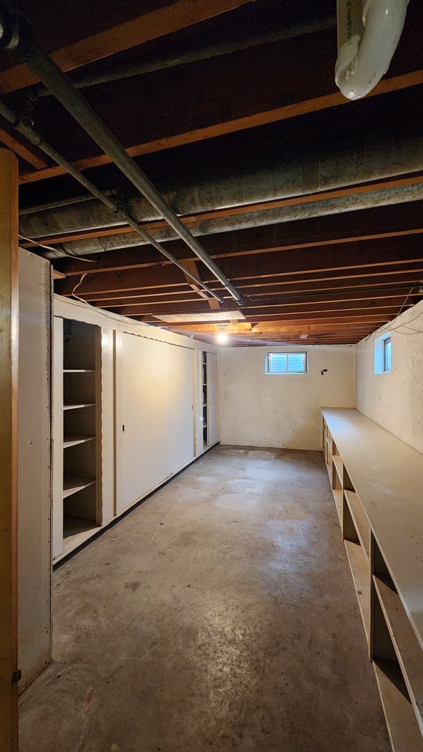 Building Photo - Centrally Located Three Bedroom House with...