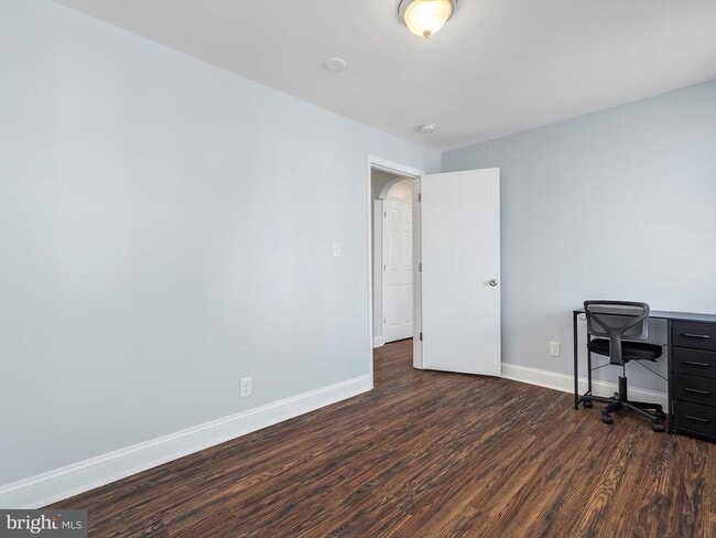 Building Photo - 1713 E Lafayette Ave