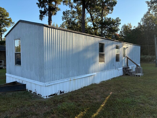Building Photo - 2 Bedroom/ 1 Bathroom Mobile Home in Willo...