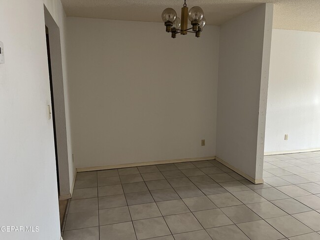 Building Photo - 4006 Skyline Ave