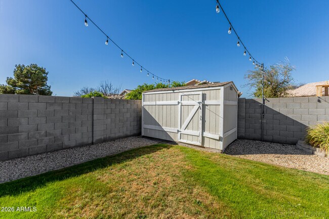 Building Photo - 10420 W Reade Ave