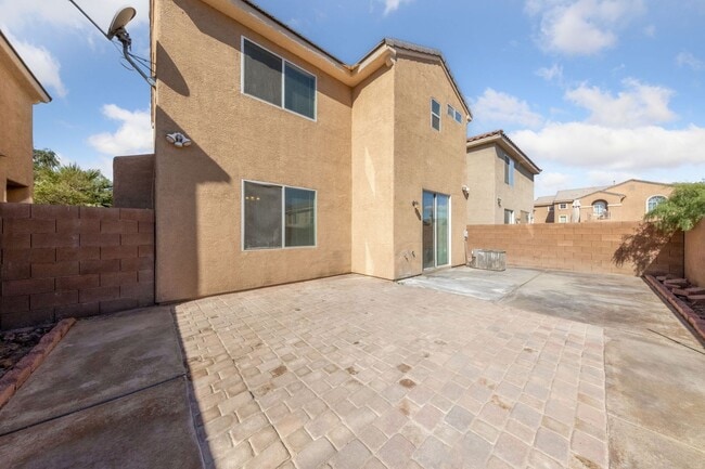 Building Photo - Charming 3-Bedroom Home in Gated North Las...