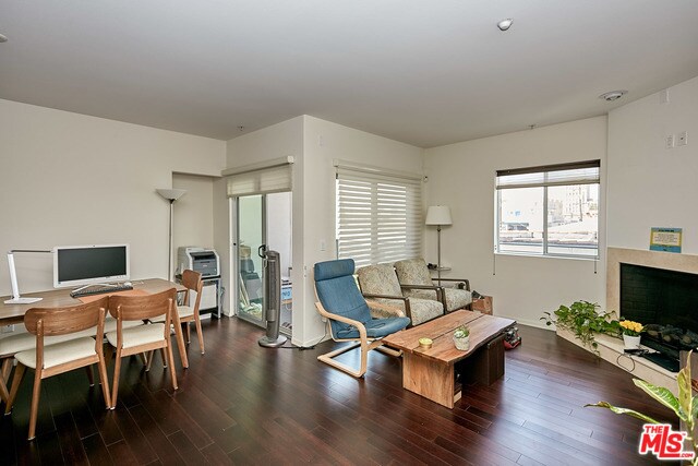 Building Photo - 733 S Manhattan Pl