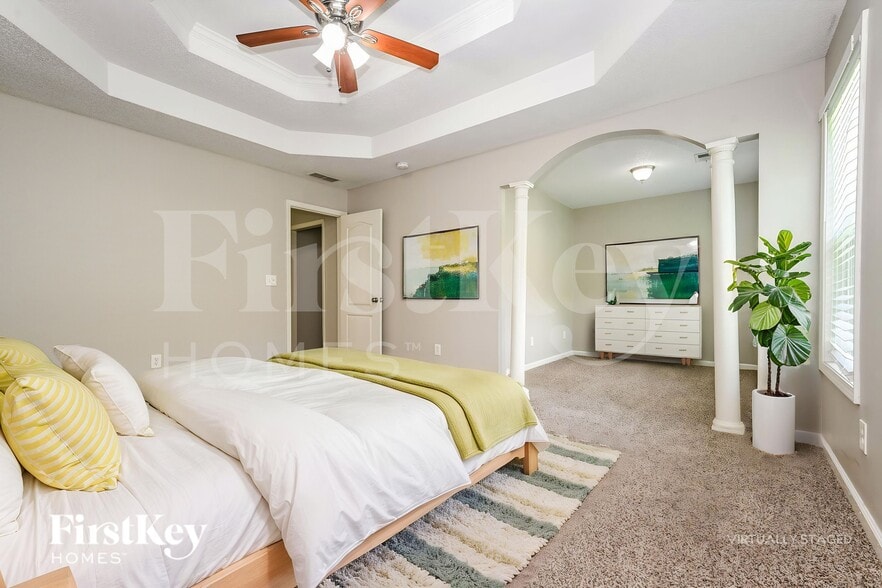 Building Photo - 3349 Meadovista Dr