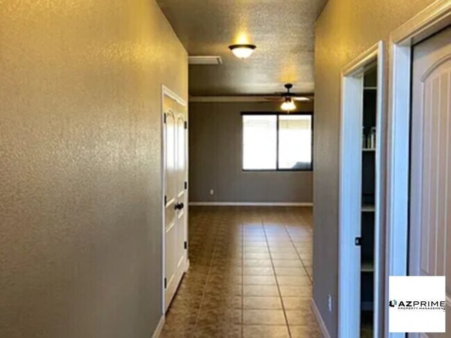 Building Photo - Southern Vista Estates 4-Bedroom Home with...