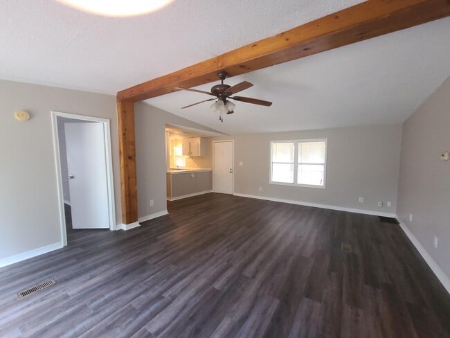 Building Photo - 8405 Verano St