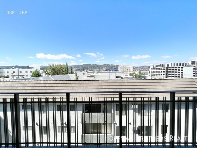 Building Photo - 8811 Burton Way West Hollywood, CA 90048