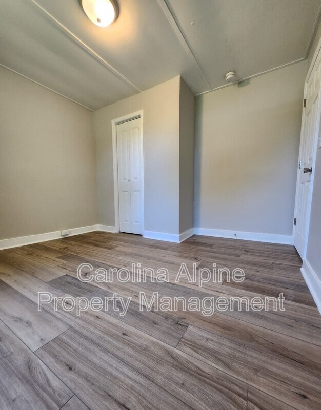 Building Photo - 503 Jackson St