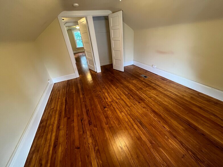 Building Photo - 534 Monkton Rd