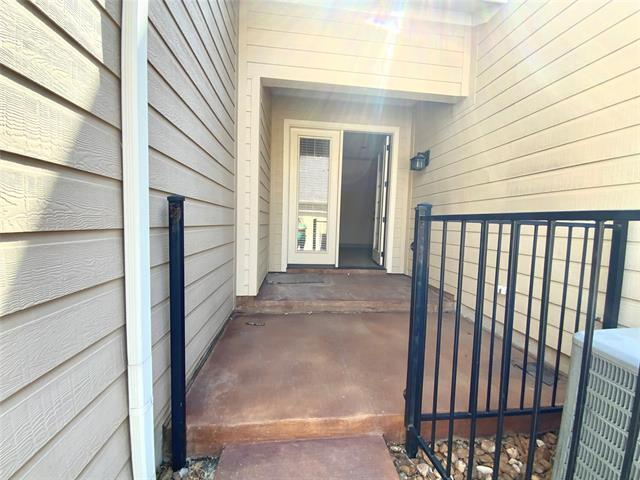 Building Photo - 10555 Steinbeck Ln