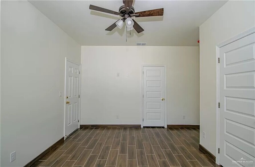 Building Photo - 3012 W Sandlewood St