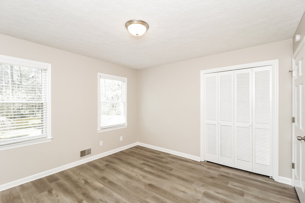 Building Photo - 35 Pine Grove Rd