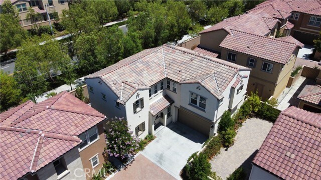 Building Photo - 15 Umbria