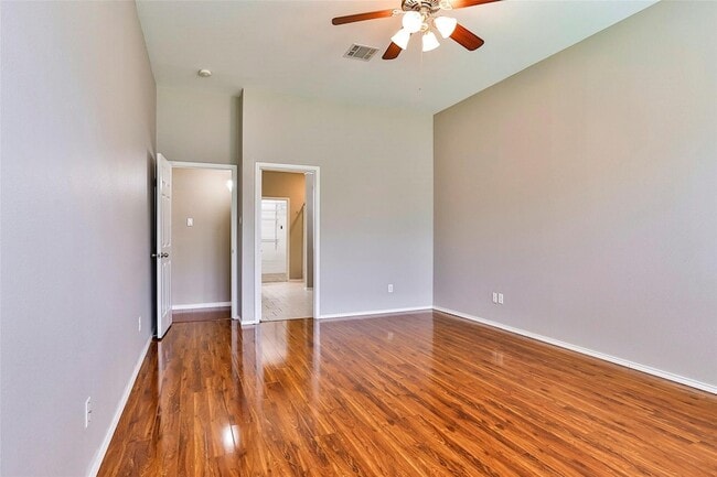 Building Photo - 15529 Landing Creek Ln