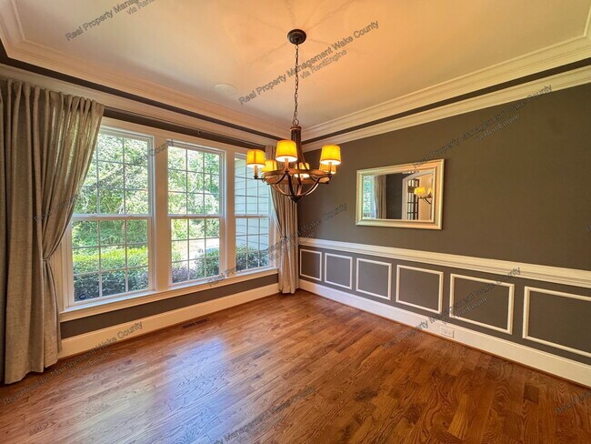 Building Photo - 3353 Cheswick Dr