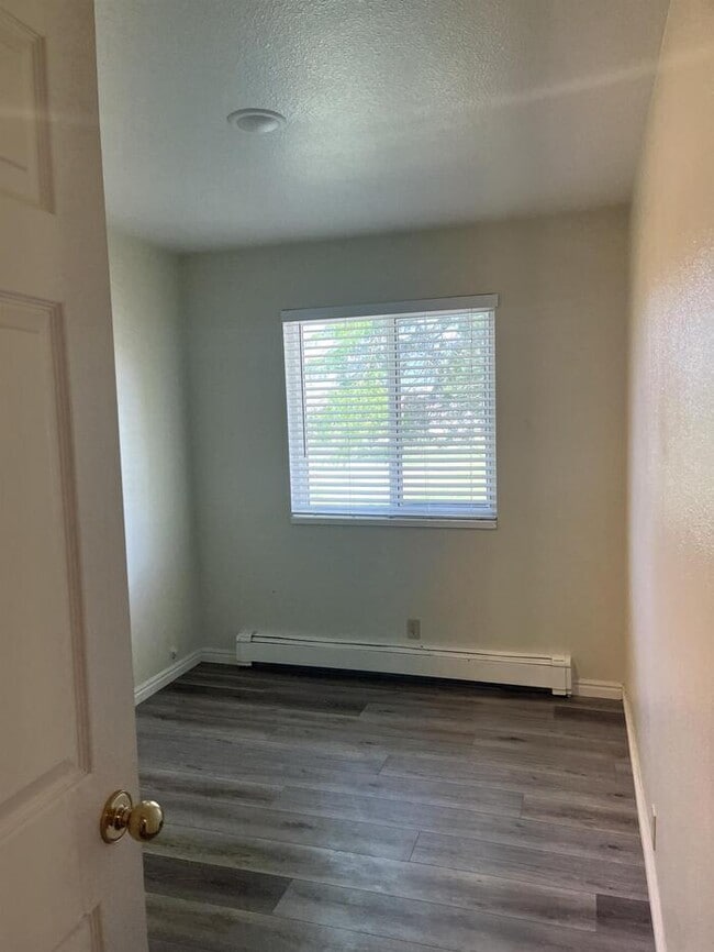 Building Photo - 570 N 300 E