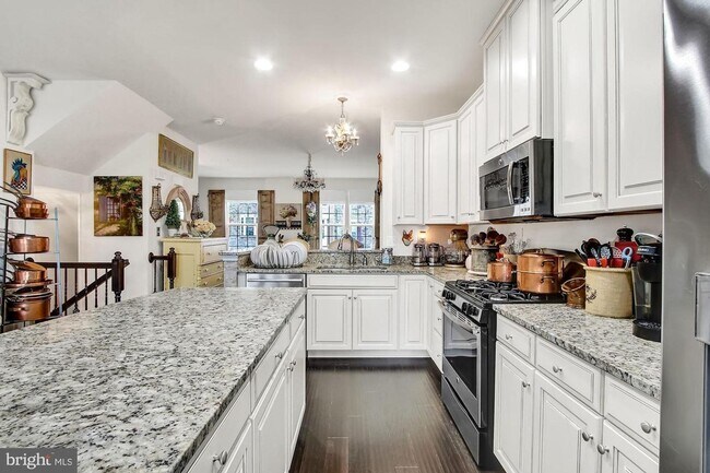 Building Photo - 927 Brechin Ln