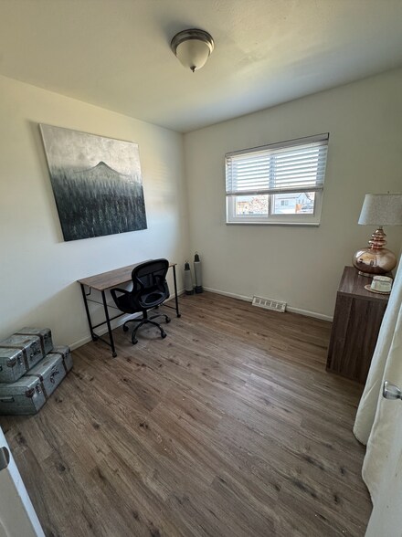 Building Photo - 7370 Utica St