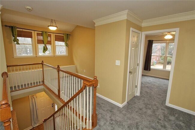 Building Photo - 1360 Eastgate Ct