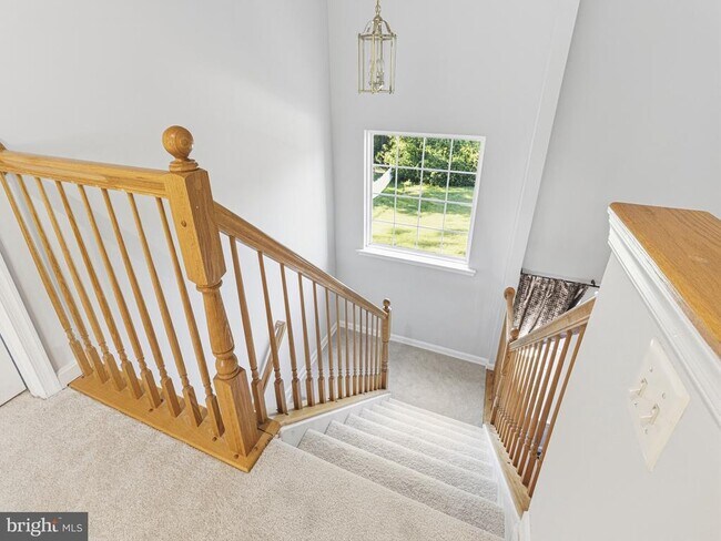 Building Photo - 45370 Barefoot Dr