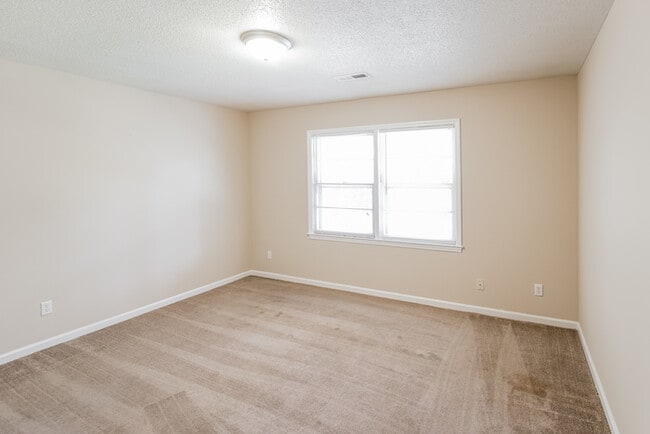 Building Photo - Charming 3-Bedroom Brick Home