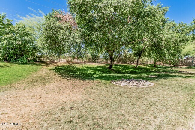 Building Photo - 985 N Granite Reef Rd