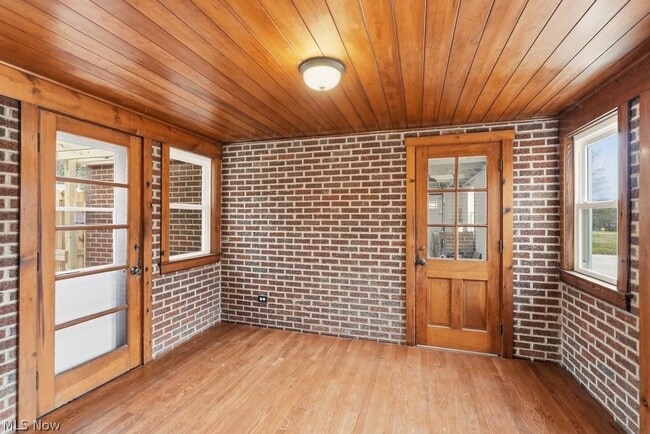Building Photo - 6119 E Sprague Rd