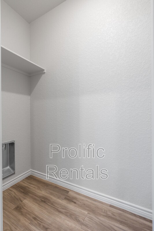 Building Photo - 103 Lost Trl