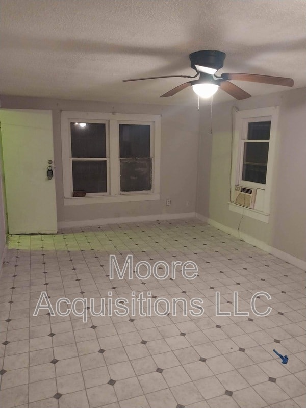 Building Photo - 1811 Nowlin St