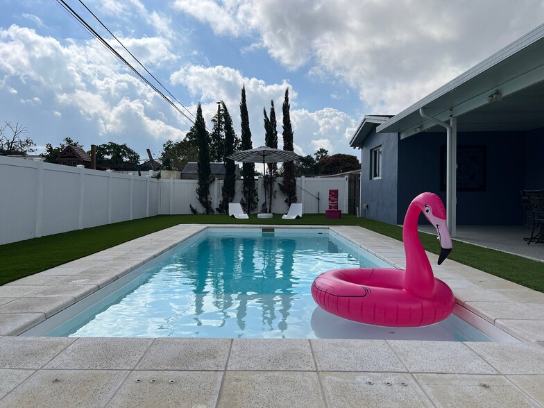 Building Photo - 1031 N 74th Terrace