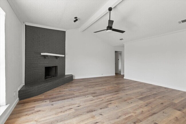 Building Photo - 5310 Vagas Dr